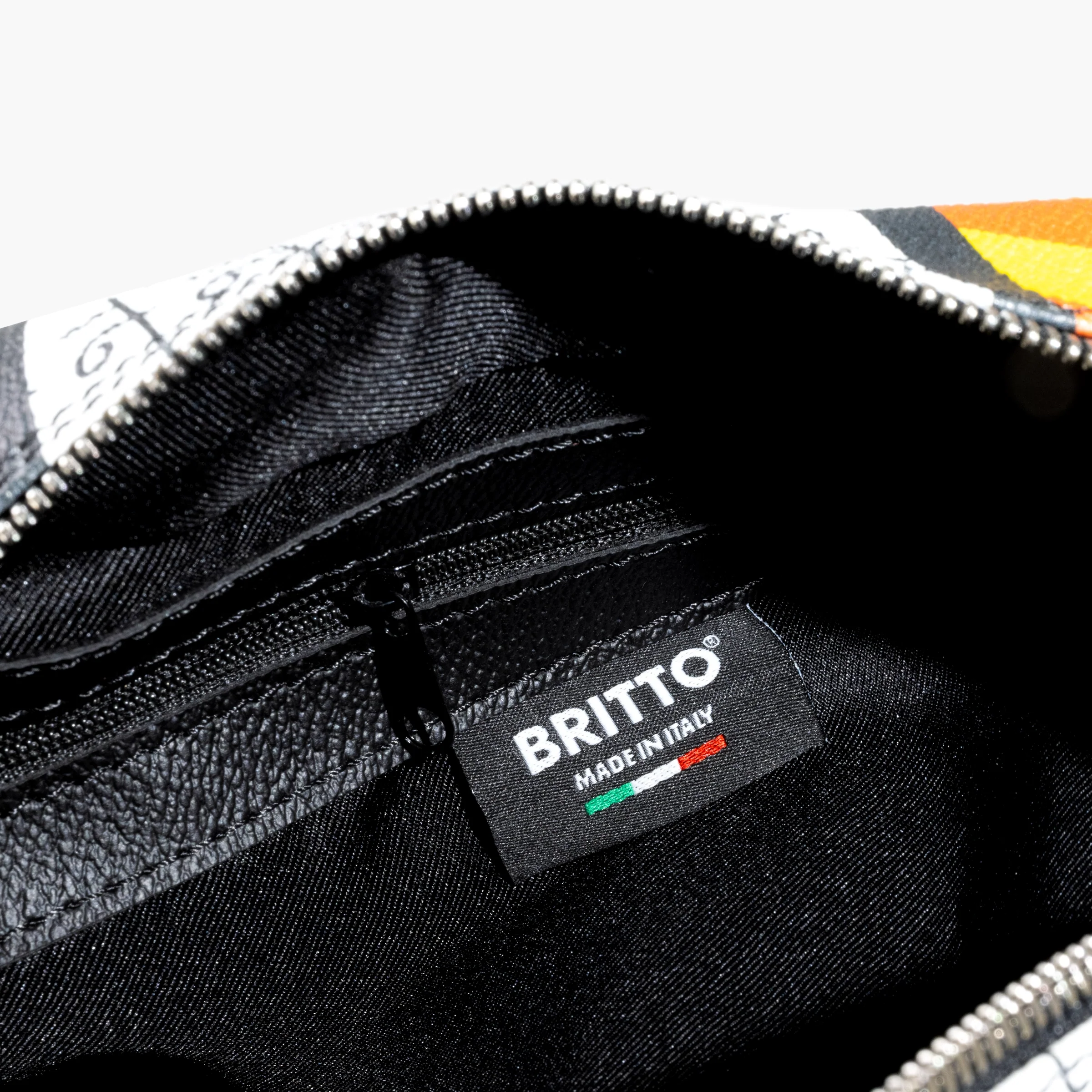 New Day Britto Eco Leather Toiletry Bag - Image 5