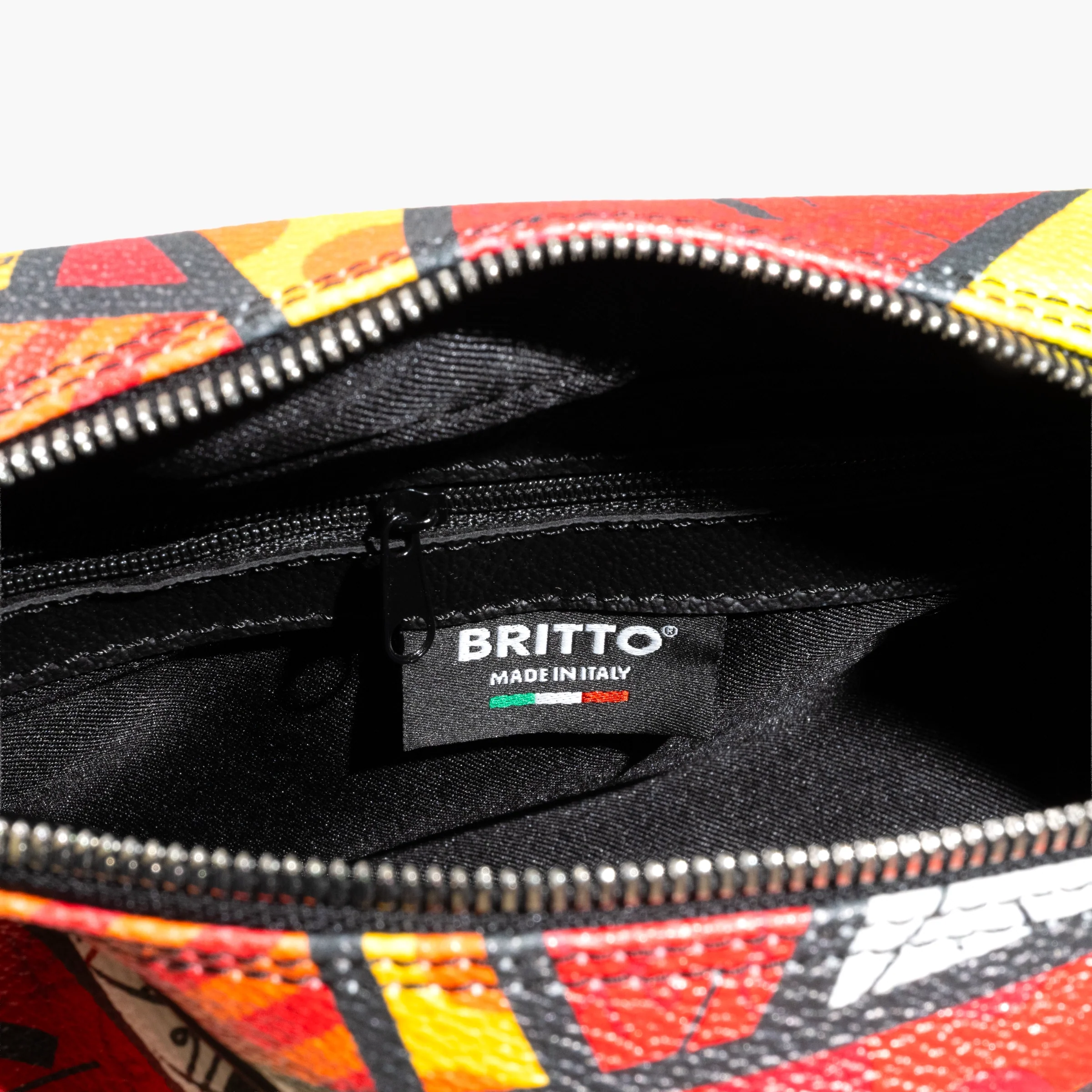 Red Landscape Britto Eco Leather Toiletry Bag - Image 5